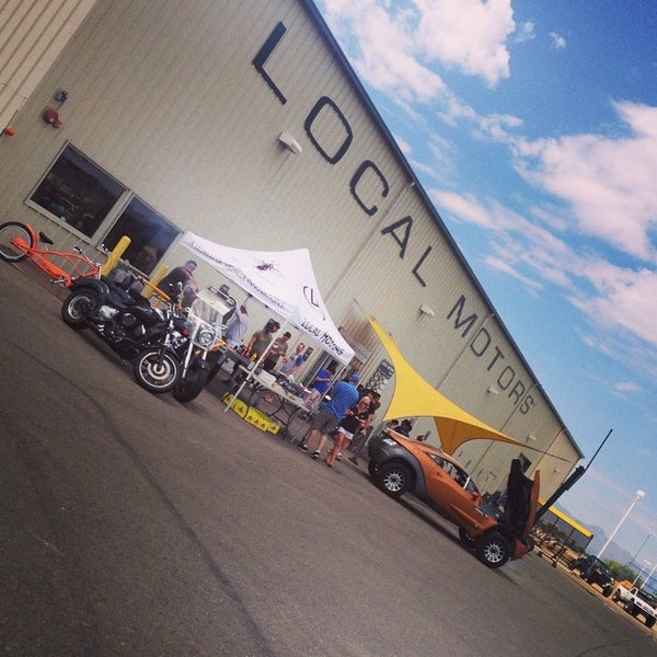 8/9/2014にQがLocal Motors, Inc.で撮った写真