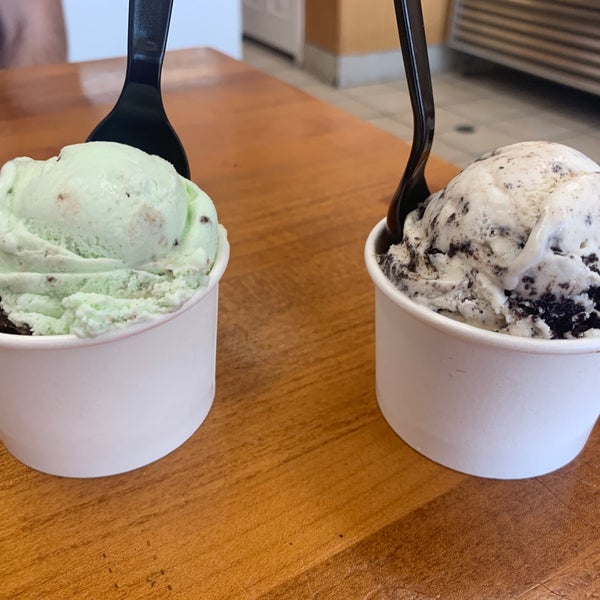 Photo taken at Mashti Malone Ice Cream by Sara A. on 7/6/2019