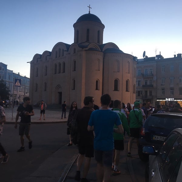 Церковь Богородицы Пирогощи в Киеве