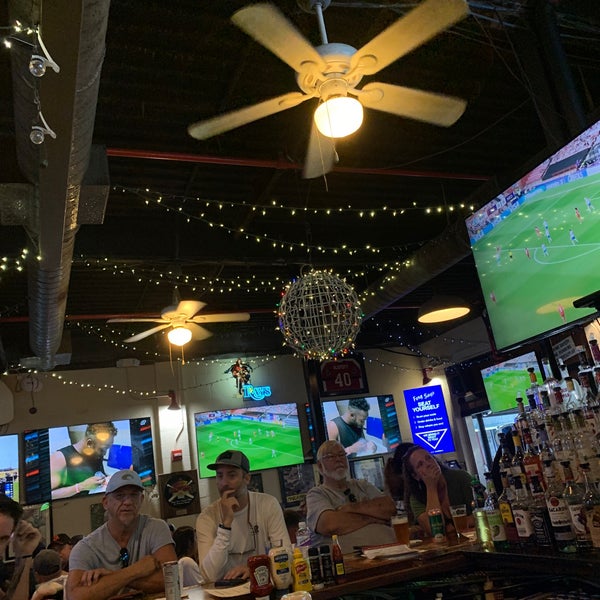 7/17/2022 tarihinde Steve C.ziyaretçi tarafından Ferg&#39;s Sports Bar &amp; Grill'de çekilen fotoğraf