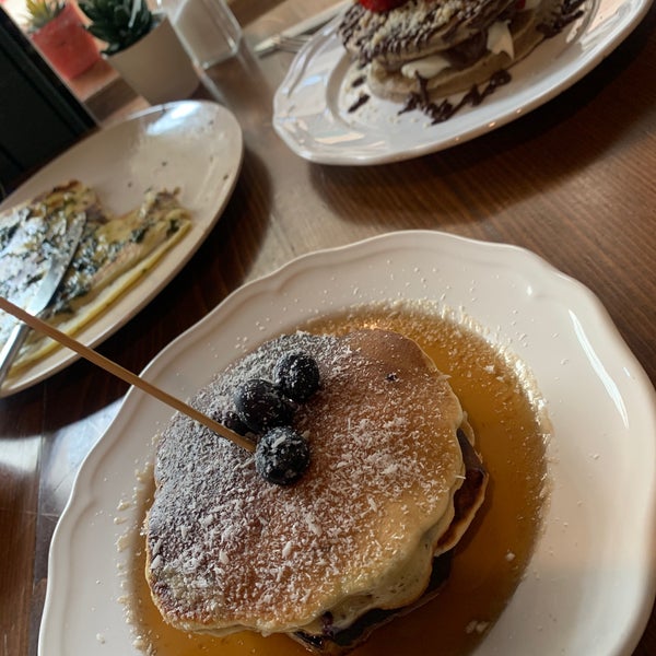 Small place but super delicious Pancakes, I highly recommended.