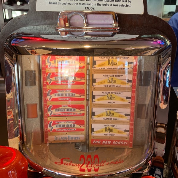 Photo taken at Silver Diner by Alex💨 R. on 6/27/2019