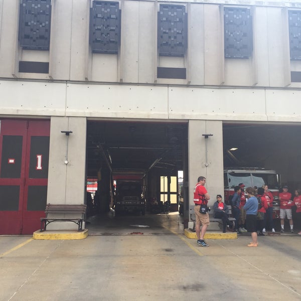 DC Fire Department Engine 12 Quarters - Fire Station in Washington