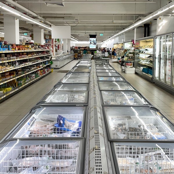 Foto tirada no(a) Vinh-Loi Asien Supermarkt por ☀️ Dagger em 6/22/2023
