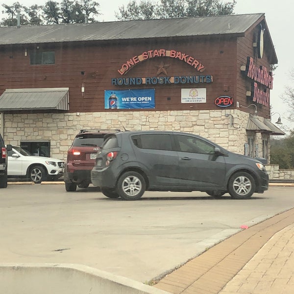 Photo taken at Round Rock Donuts by Nova T. on 2/10/2021