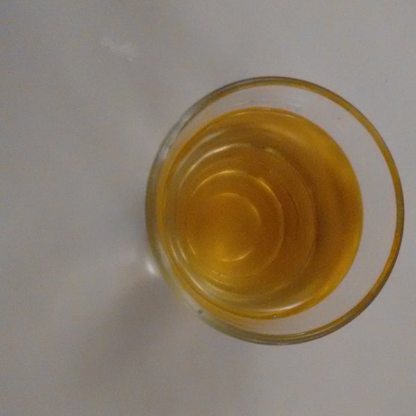 Nalewka, bebida polaca de mel e ervas maceradas no álcool. Super aromática e saborosa, os 40% de teor alcoólico passam quase despercebidos. Alegria em um pequenino copo!