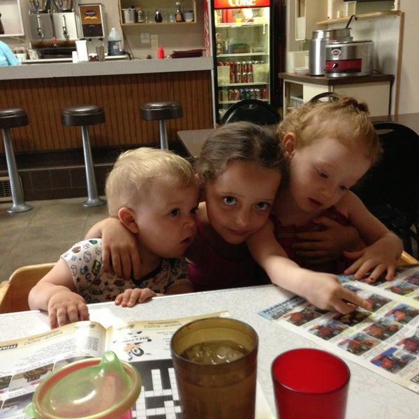 Don's Cafe Diner in Morris