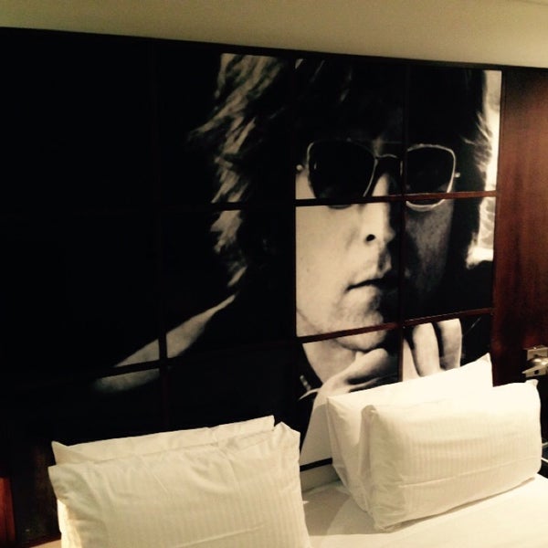 Снимок сделан в Celebrities Suites &amp; Apartments пользователем Kutsal K. 10/29/2014