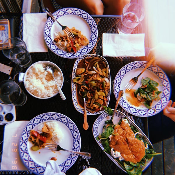 Foto diambil di Thai Ginger Restaurant oleh Yağmur Kuzay pada 7/30/2018