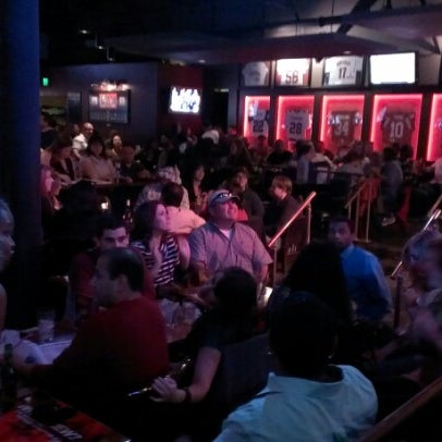 Foto diambil di The Common Interest Karaoke Bar &amp; Grill oleh Josh C. pada 11/25/2012