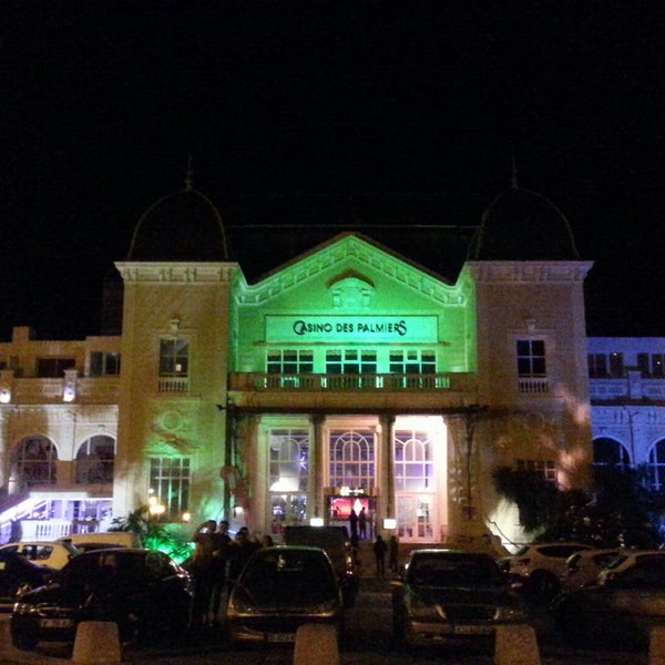 Photo prise au Casino Hotel Des Palmiers Hyeres par Pryscila G. le12/26/2014