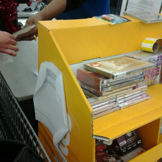 12/20/2012 tarihinde Sarah T.ziyaretçi tarafından Walmart Supercentre'de çekilen fotoğraf
