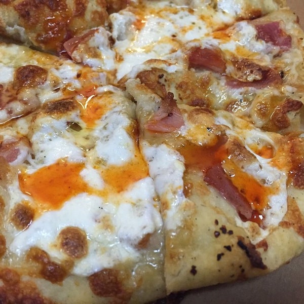 Снимок сделан в Tony &amp; Alba&#39;s Pizza &amp; Pasta пользователем Tony &amp; Alba&#39;s P. 5/4/2015