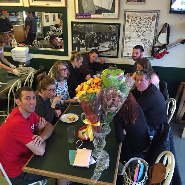 Photo taken at Tony &amp; Alba&#39;s Pizza &amp; Pasta by Tony &amp; Alba&#39;s P. on 4/26/2015