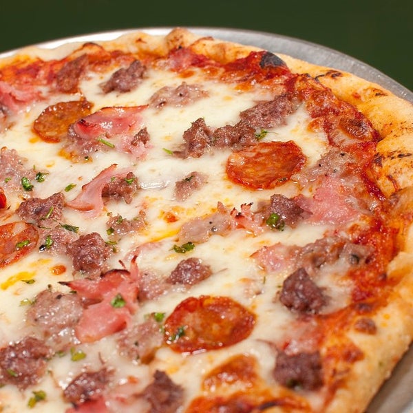 Снимок сделан в Tony &amp; Alba&#39;s Pizza &amp; Pasta пользователем Tony &amp; Alba&#39;s P. 3/11/2015