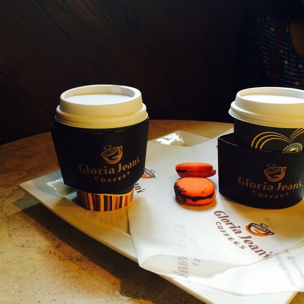 Photo taken at Gloria Jean&#39;s Coffees by Alejandra B. on 5/1/2015