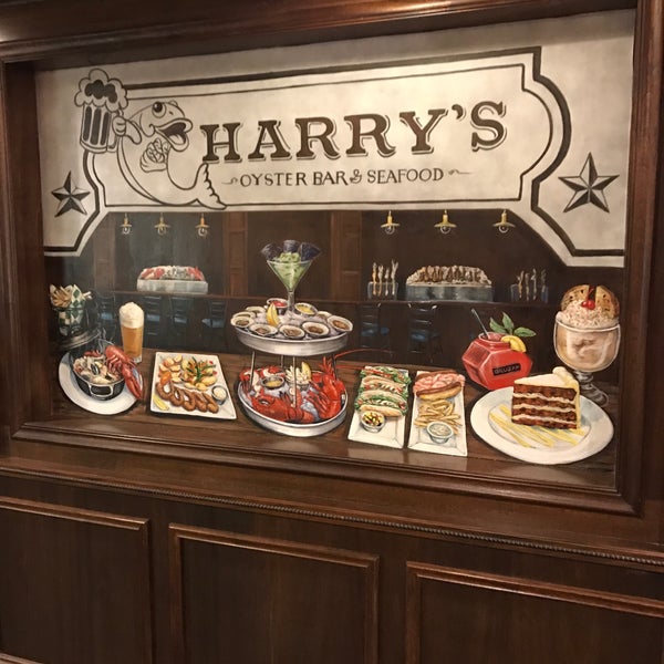 Foto scattata a Harry&#39;s Oyster Bar &amp; Seafood da Anthony F. il 2/13/2017