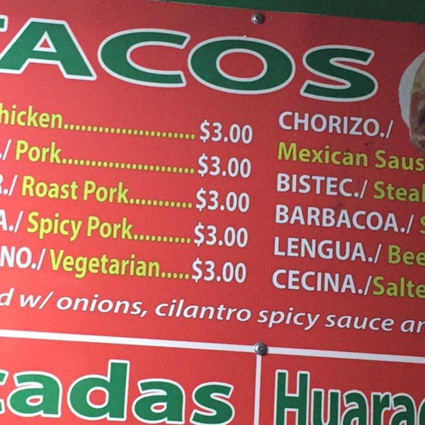 Foto tirada no(a) Tacos Morelos por Tim S. em 9/13/2015