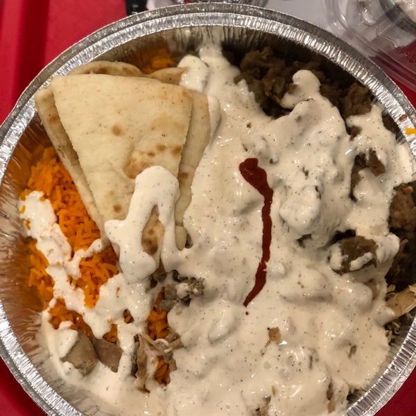 11/5/2017 tarihinde Faraz H.ziyaretçi tarafından The Halal Guys'de çekilen fotoğraf