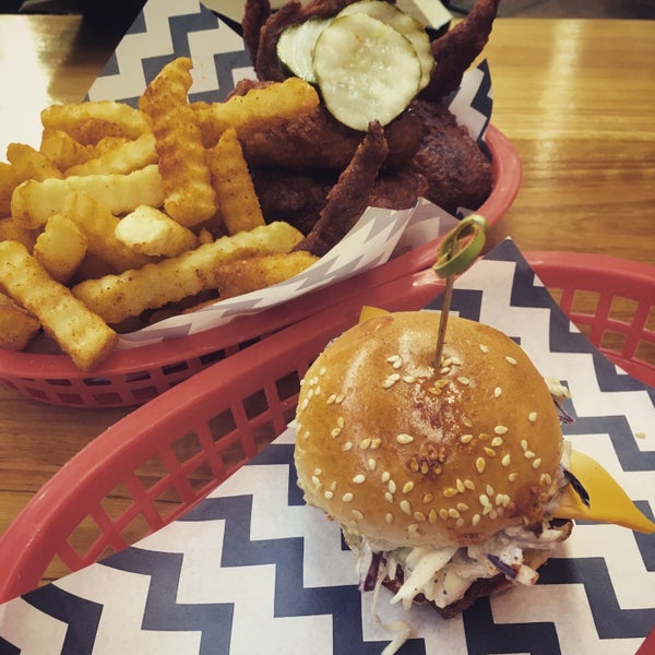 Photo taken at Belles Hot Chicken by RIETS on 1/7/2018