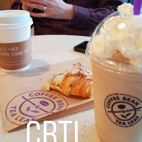 Photo taken at The Coffee Bean &amp; Tea Leaf by Nancy S. on 1/24/2019
