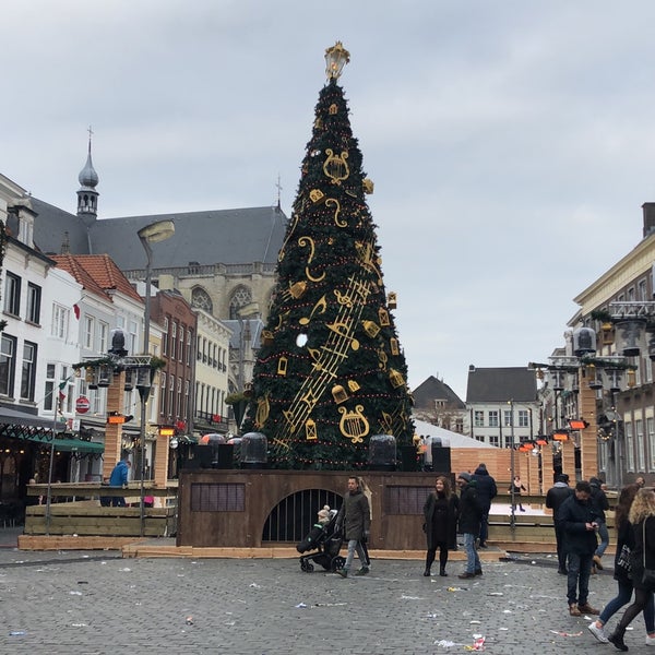 Снимок сделан в Grote Markt пользователем Rene C. 12/15/2018