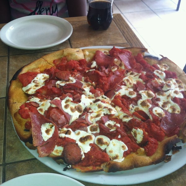 Das Foto wurde bei Pizza No. 17 von Sharon T. am 4/9/2013 aufgenommen