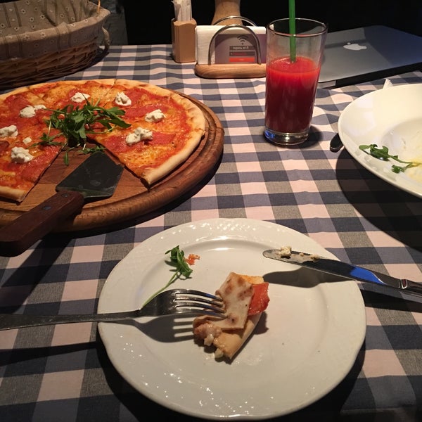 Pasta Carbonara, Pizza with salami.