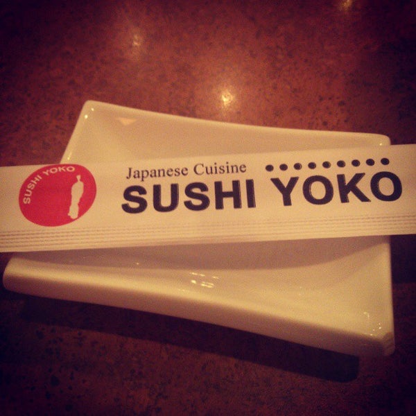 Foto diambil di Sushi Yoko oleh Judge H. pada 5/1/2013