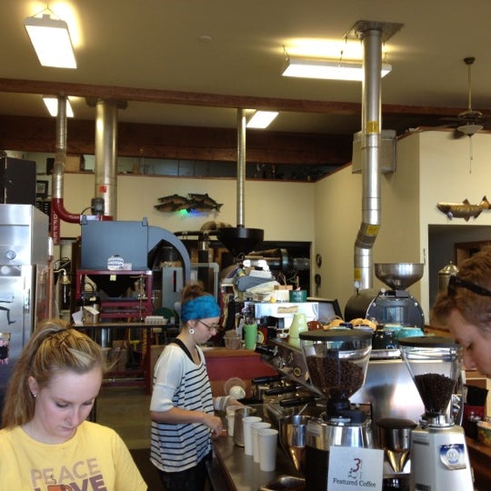 Photo taken at Columbia River Coffee Roaster by James Hunter S. on 10/7/2012