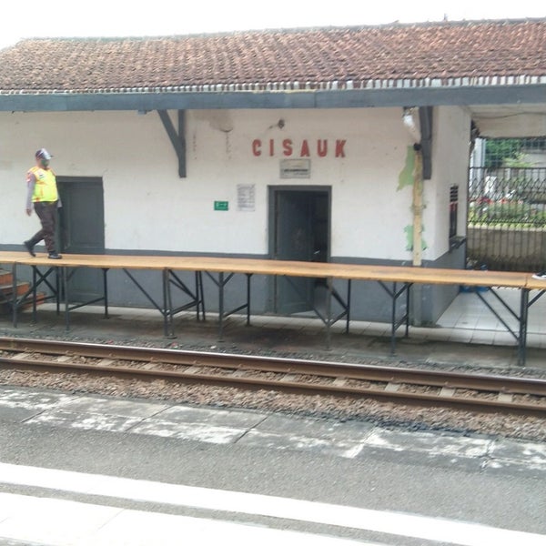 次での写真 Stasiun Cisauk Tangerang Selatan バンテン州