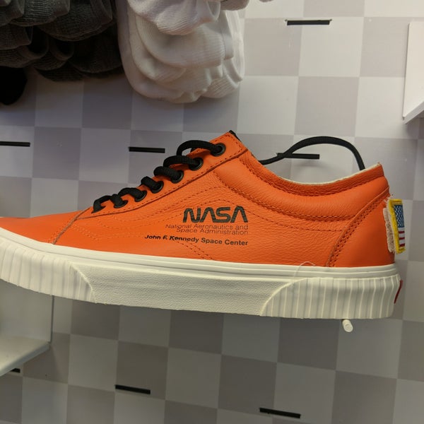 vans old skool little burgundy