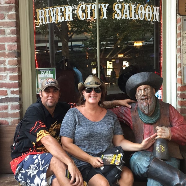 9/2/2017 tarihinde Tracy W.ziyaretçi tarafından River City Saloon'de çekilen fotoğraf