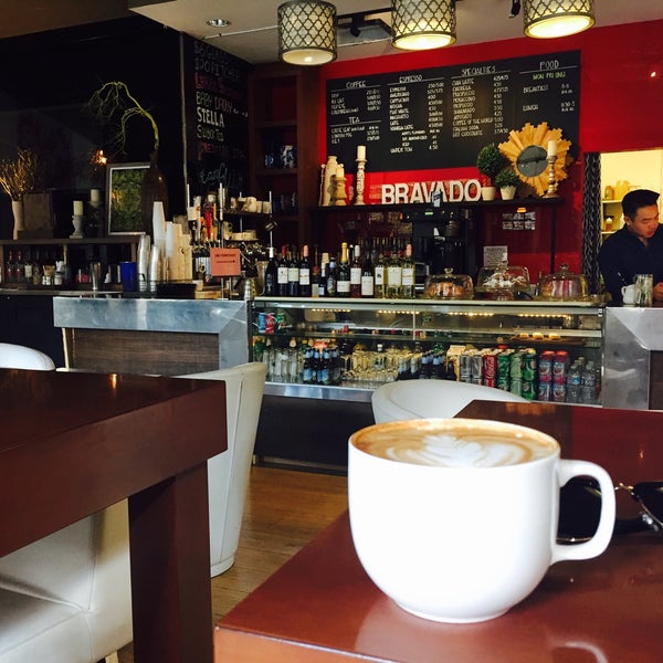 รูปภาพถ่ายที่ Bravado, Italian Coffee Bar &amp; Lounge โดย Undine เมื่อ 9/21/2016