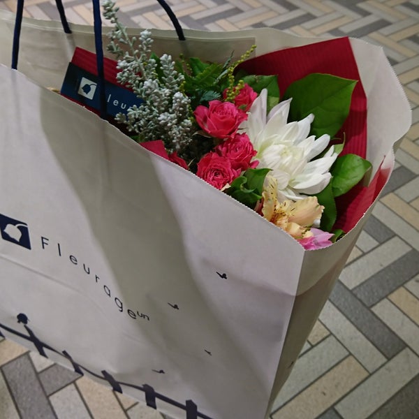 Photos At フルラージュアン ルミネ横浜店 Flower Shop In Yokohama