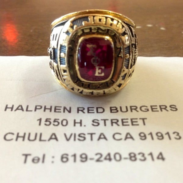 Foto diambil di Halphen Red Burgers oleh Harvey C. pada 3/26/2013