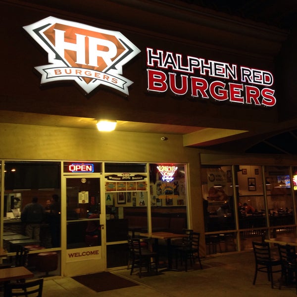 Foto diambil di Halphen Red Burgers oleh Harvey C. pada 12/2/2015