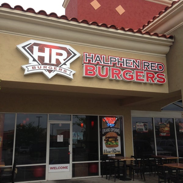 Foto diambil di Halphen Red Burgers oleh Harvey C. pada 4/14/2013