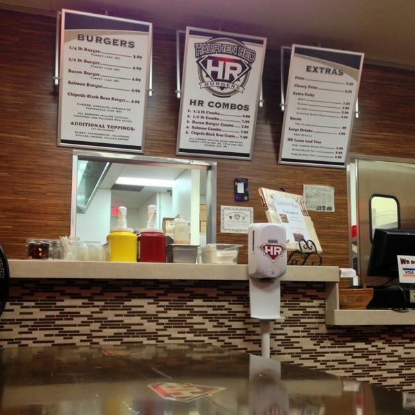Foto diambil di Halphen Red Burgers oleh Harvey C. pada 1/9/2013