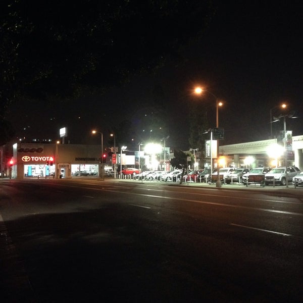 Foto tomada en Toyota of Downtown LA  por Harvey C. el 2/10/2014