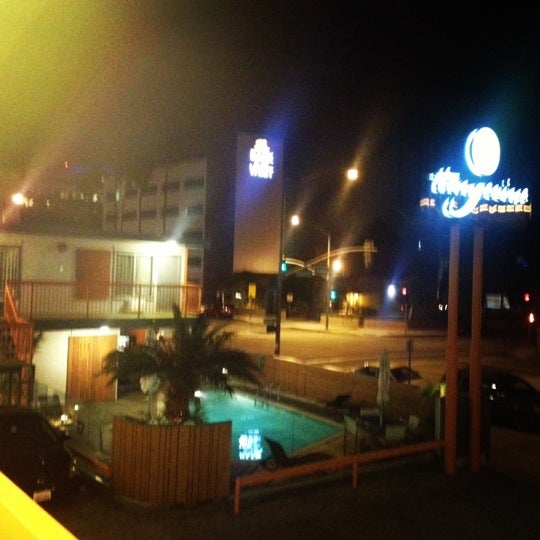 รูปภาพถ่ายที่ Tangerine Hotel โดย thePLURvegan เมื่อ 4/18/2013