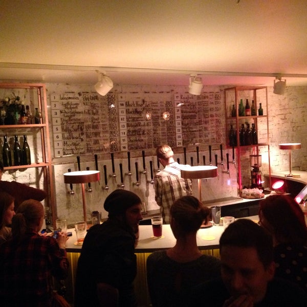 2/14/2015 tarihinde Maksim A.ziyaretçi tarafından Redrum Bar'de çekilen fotoğraf