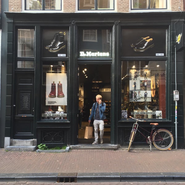 Noord Amerika Raadplegen Omgaan Dr. Martens - Shoe Store in Amsterdam