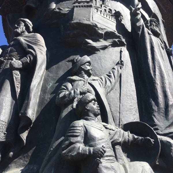 Памятник 1612 года. Памятник ополченцам 1612 Москвы. Памятник 1612 год на Ростокинском. Памятник 1612 в Москве Ростокино.