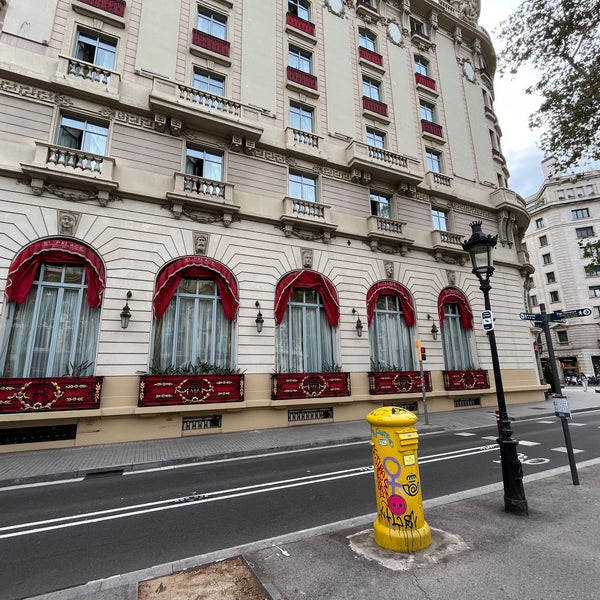 10/26/2023 tarihinde gigabassziyaretçi tarafından El Palace Hotel Barcelona'de çekilen fotoğraf