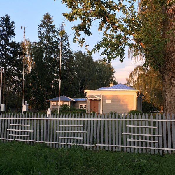 Чехов баранцевское. Земская школа Мелихово.