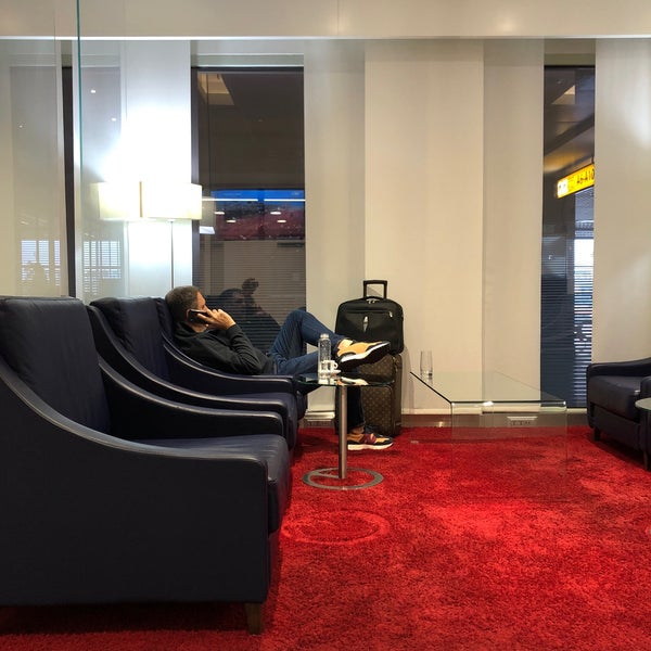 10/17/2021에 gigabass님이 Air Serbia Premium Lounge에서 찍은 사진