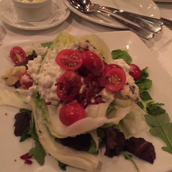 Photo taken at Ruth&#39;s Chris Steak House by Treen on 9/7/2015