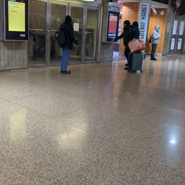 12/24/2022 tarihinde Michael L.ziyaretçi tarafından Newark Penn Station'de çekilen fotoğraf