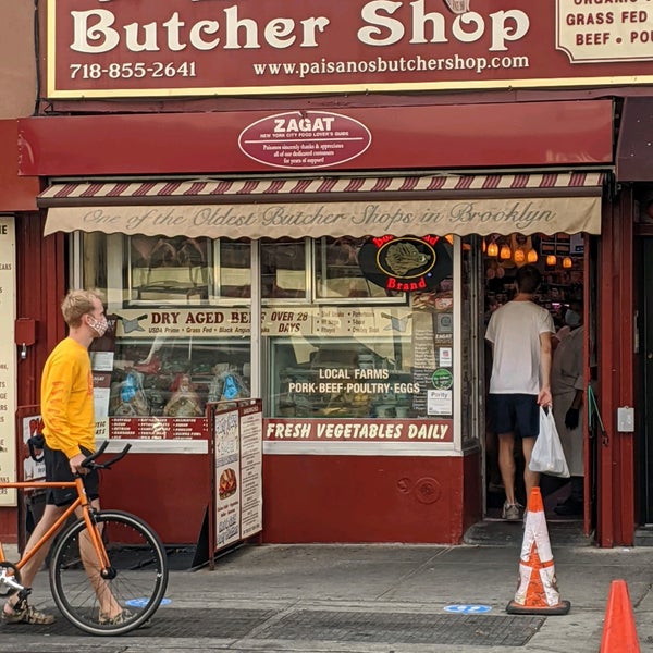 Foto tirada no(a) Paisanos Butcher Shop por Michael L. em 8/29/2020